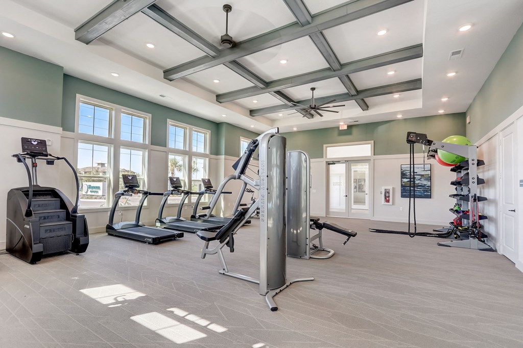 the gym at the preserve at polk apartments