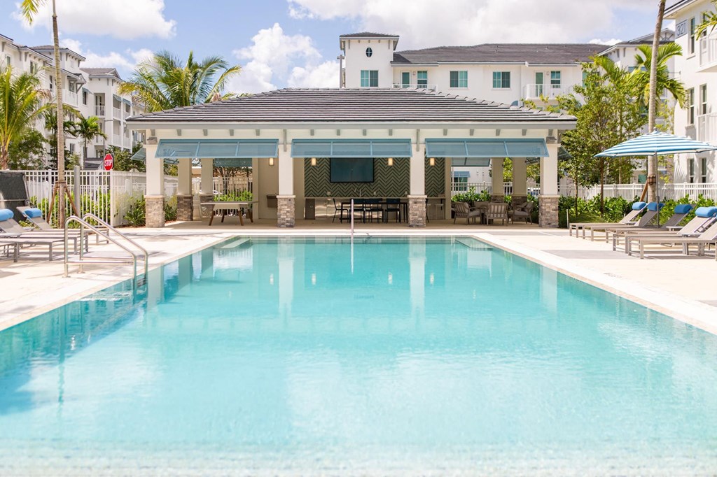 the swimming pool at the resort at longboat key club