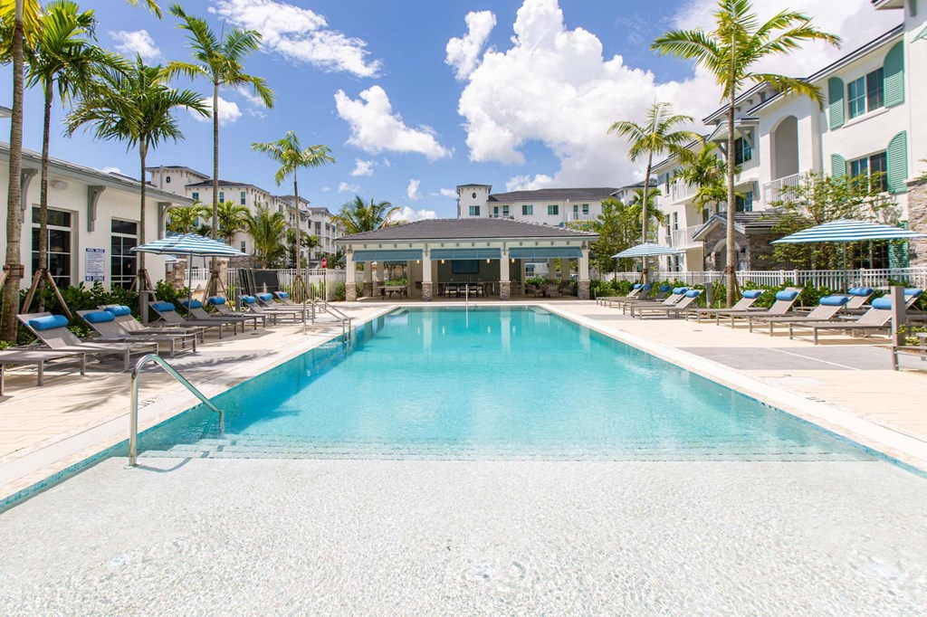 the swimming pool at the resort at longboat key club