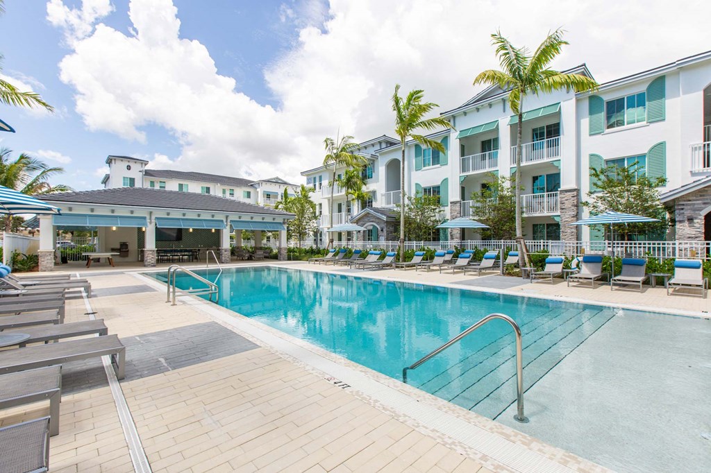 the swimming pool at the resort on longboat key