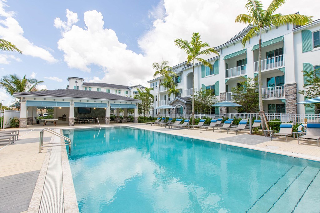 the swimming pool at the resort on longboat key