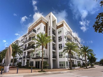 2202 N Lois Ave. Studio-3 Beds Apartment for Rent - Photo Gallery 2