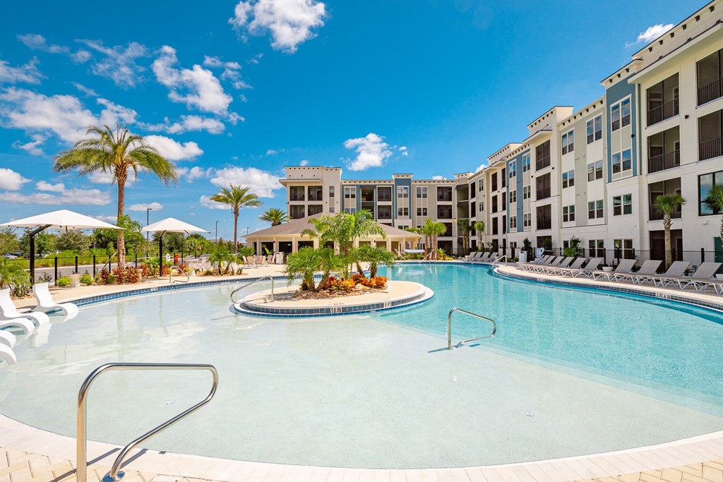 the swimming pool at the resort on longboat key