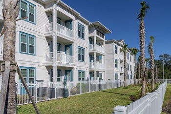 811 Rosery Rd NW 1-3 Beds Apartment for Rent - Photo Gallery 2