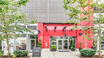 Convenient Mid Rise Living Convenient Mid-Rise Living at The Martin, Seattle, Washington - Photo Gallery 3