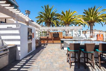 Outdoor Kitchen at Blu Harbor by Windsor, Redwood City, CA