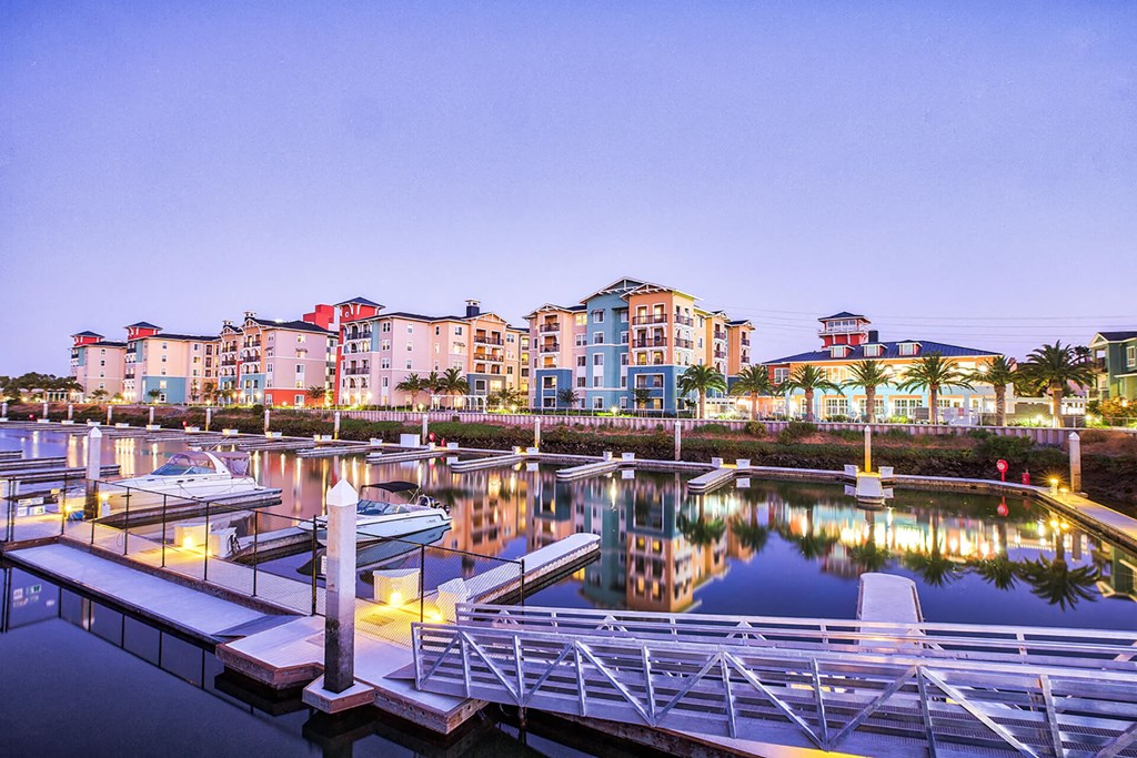 Expansive indoor and outdoor amenity space at Blu Harbor by Windsor, Redwood City, CA