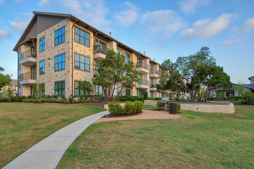 Beautifully Landscaped Grounds Beautifully Landscaped Grounds at Windsor Lantana Hills, 78735, TX - Photo Gallery