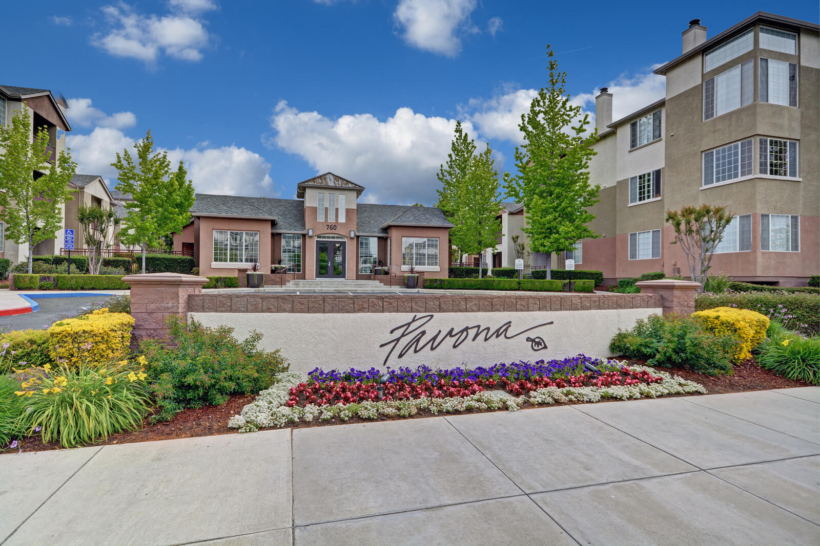 Pavona Apartments 760 N 7th Street San Jose Ca Rentcafe