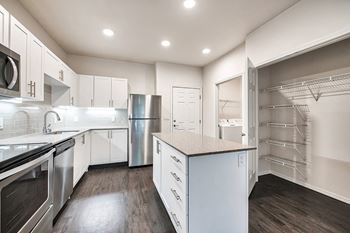 Fully-Equipped Kitchen With Ample Storage at Reflections by Windsor, 98052, WA