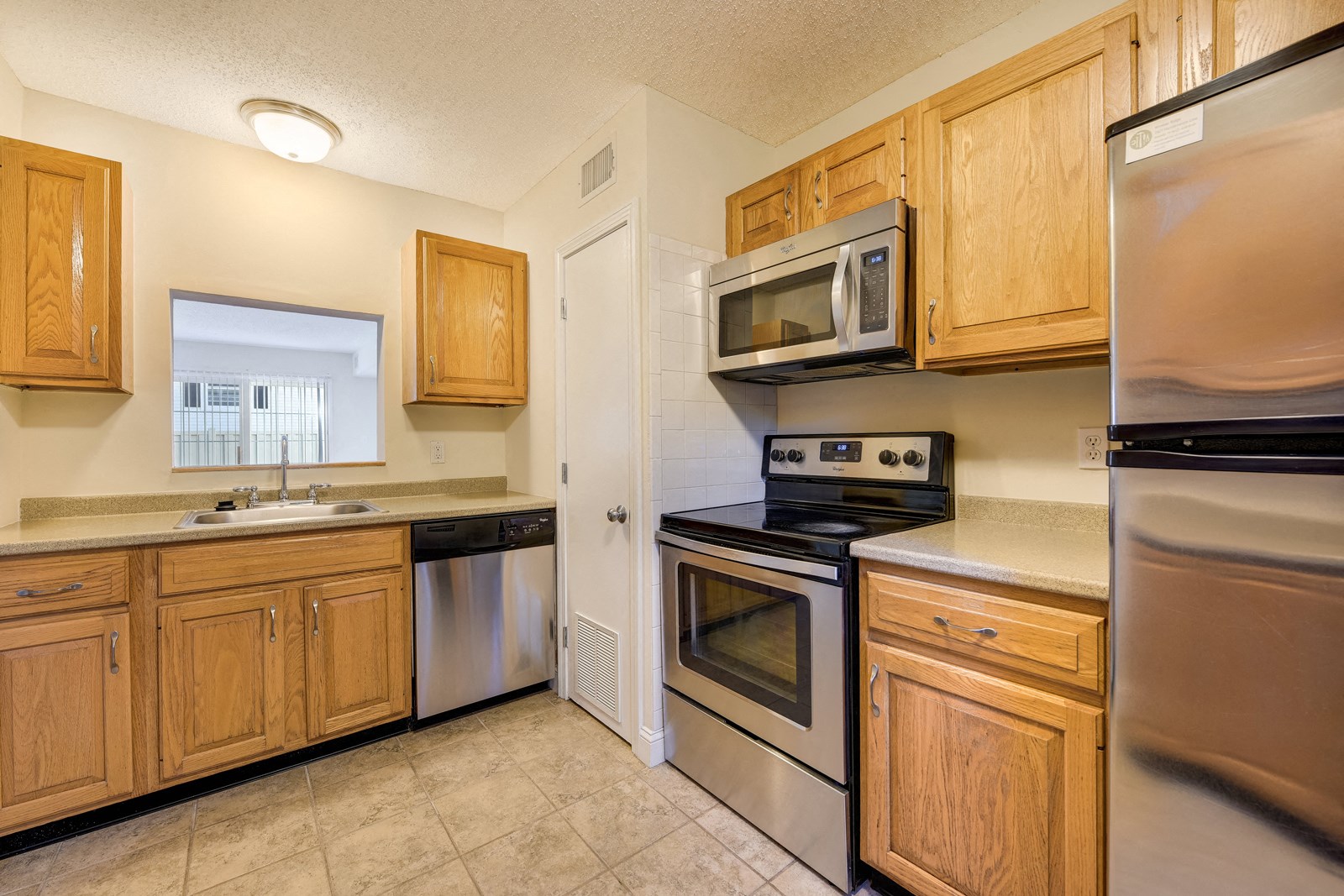 Windsor Ridge at Westborough Apartments, 1 Windsor Ridge Drive