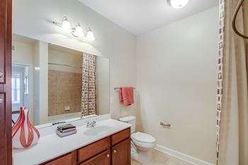 Tiled bathroom at Windsor at Brookhaven, Georgia, 30319