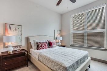 Open Apartments at Windsor CityLine, Texas, 75082 - Photo Gallery 4