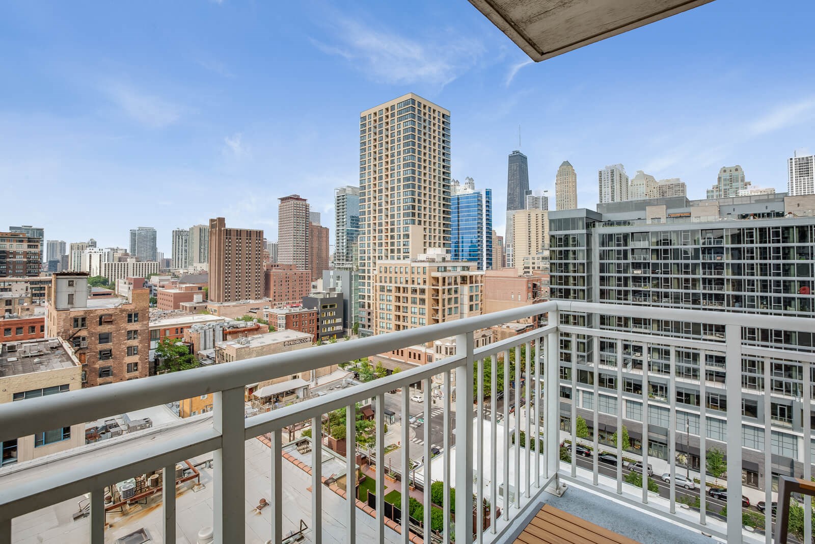 Flair Tower Apartments, 222 W. Erie Street, Chicago, IL RentCafe