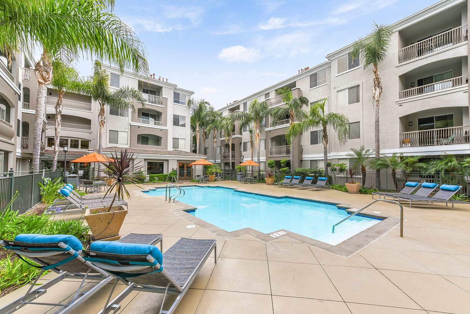 Windsor at Main Place | Apartments for Rent in Orange, CA ...