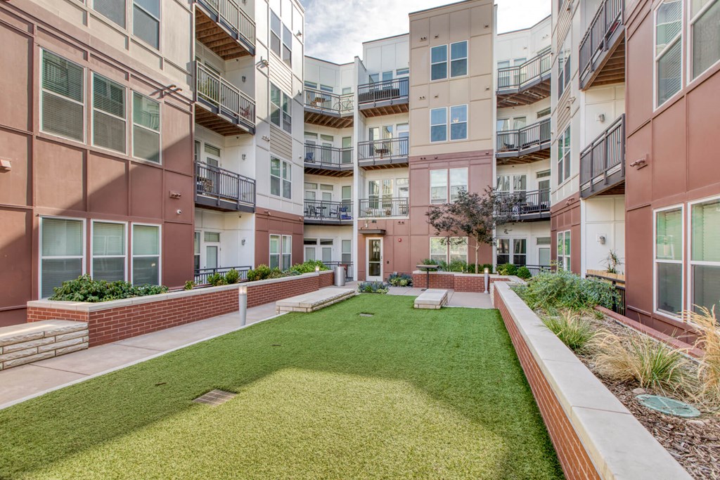 Pet Courtyard at Centric LoHi by Windsor, Denver