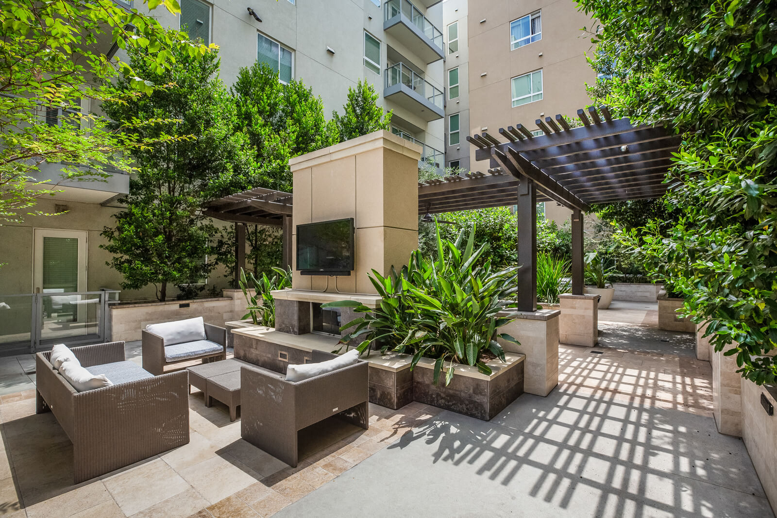 South Park by Windsor Downtown L.A. Luxury Apartments Photos