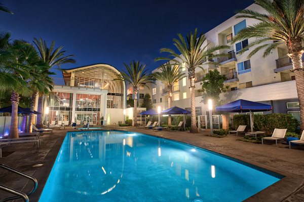 Boardwalk By Windsor Apartments 7461 Edinger Ave