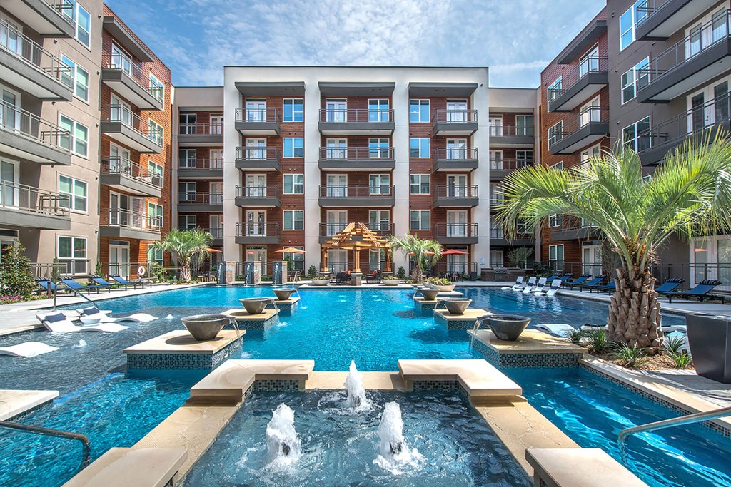 Windsor By The Galleria