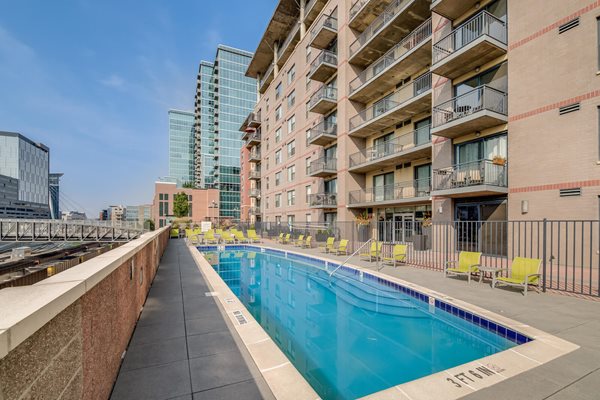 The Manhattan Tower And Lofts Apartments 1801 Bassett