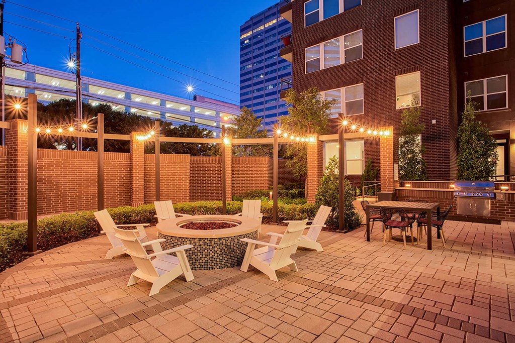 Windsor By The Galleria