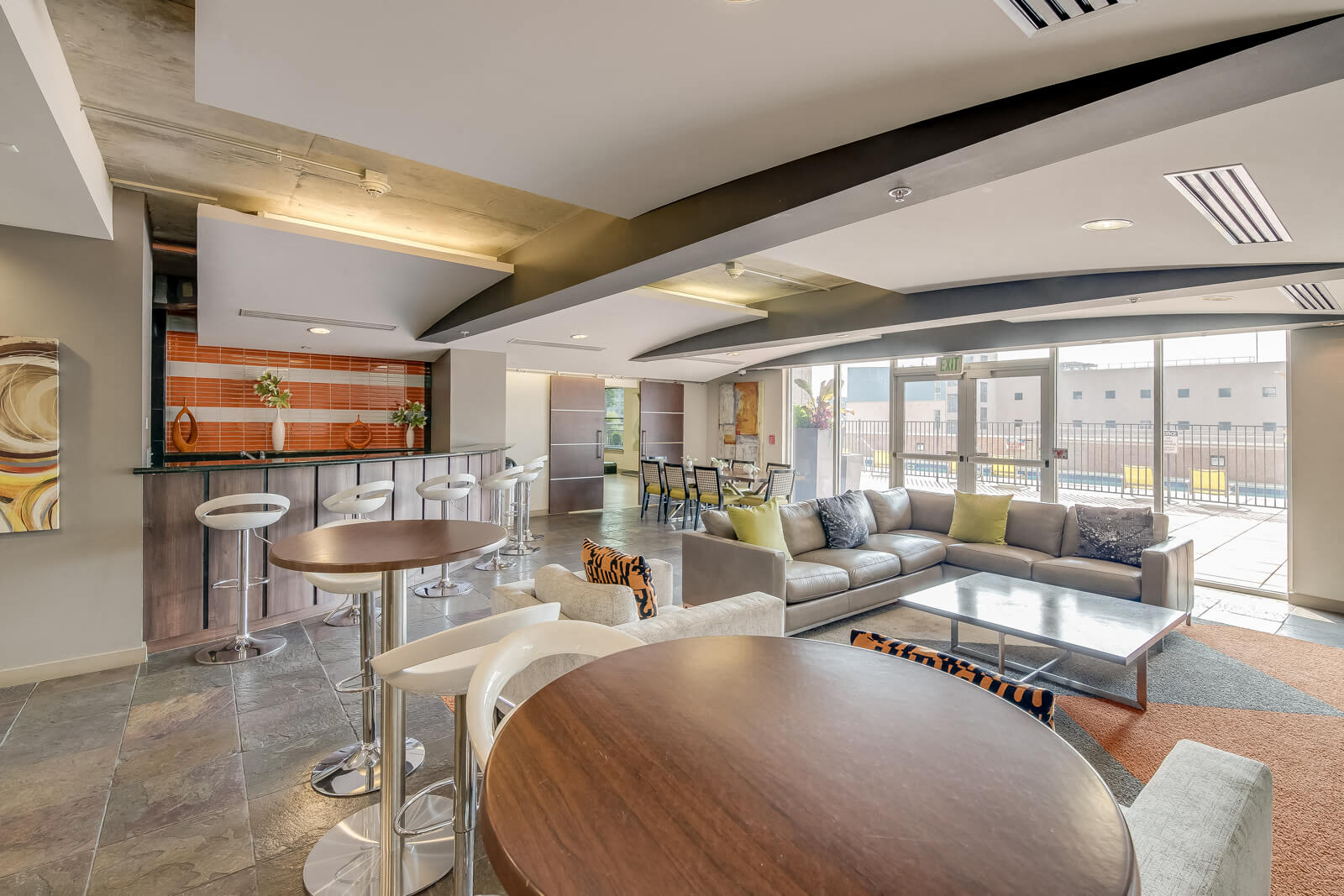 The Manhattan By Windsor Apartments 1801 Bassett Street Denver Co Rentcafe [ 233 x 350 Pixel ]