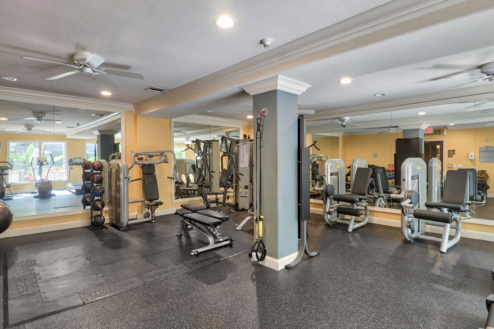 Studio City, CA Apartments Photos Windsor Lofts at Universal City