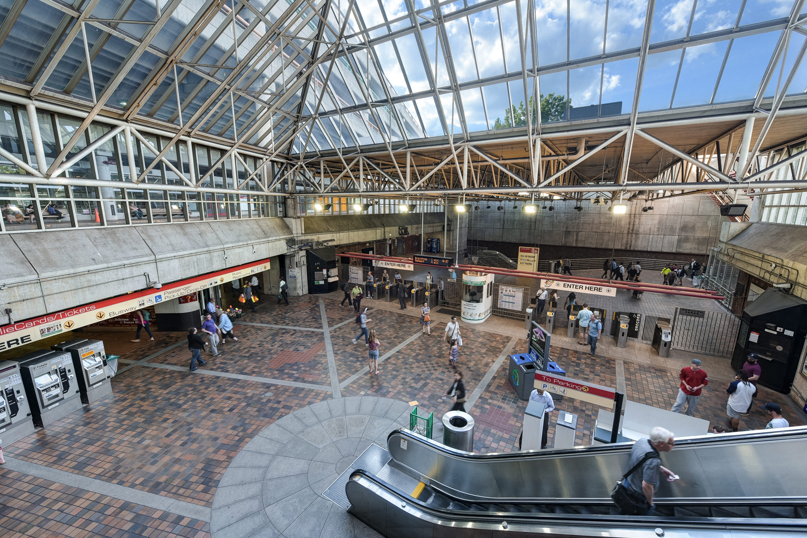 6 Miles from Alewife Station at Windsor Village at Waltham, 976 Lexington Street, MA