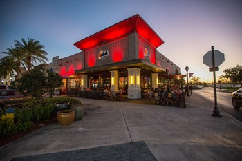 Patio dining options galore around Windsor at Miramar, 3701 Southwest 160th Avenue, Miramar - Photo Gallery 34