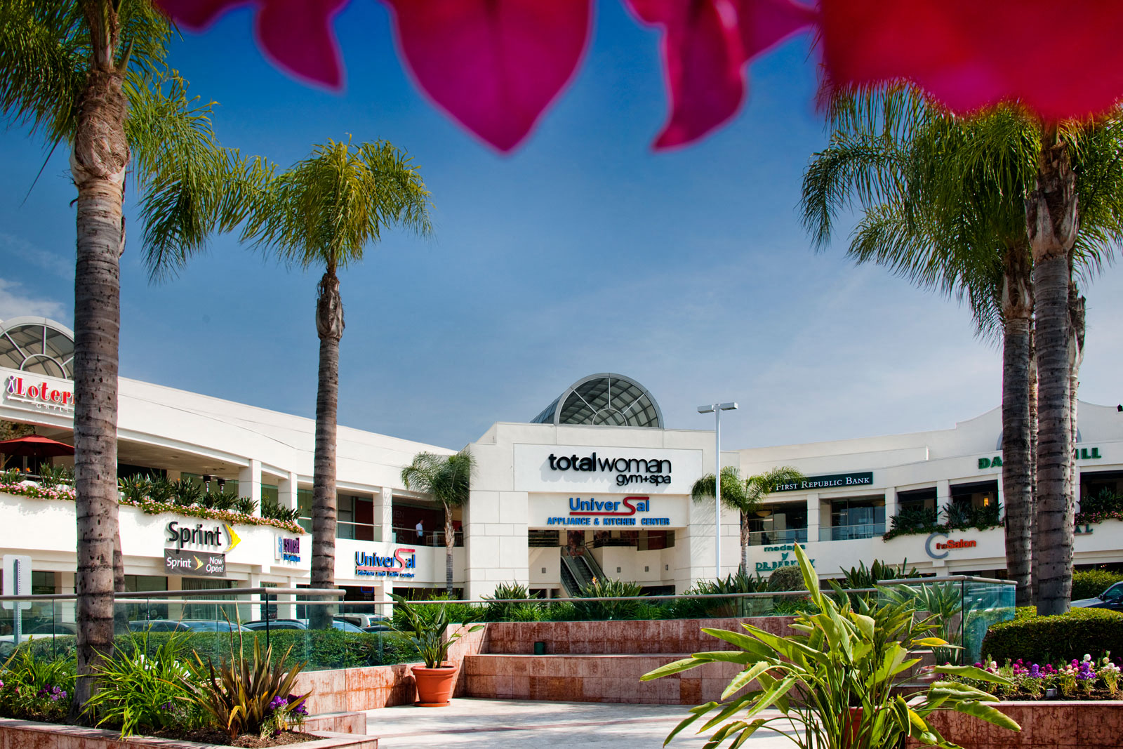 Walking Distance to Shopping, Dining & Entertainment at Windsor Lofts at Universal City, Studio City, 91604