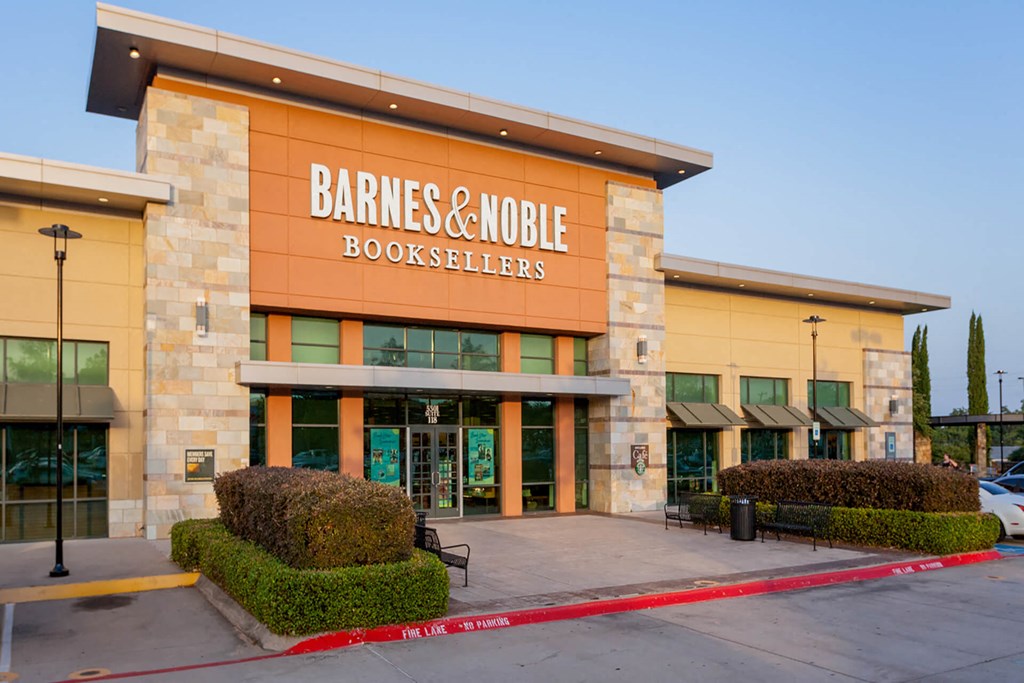 Windsor By The Galleria