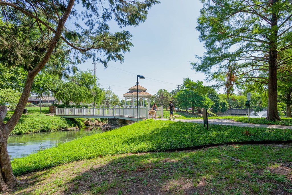 Windsor By The Galleria