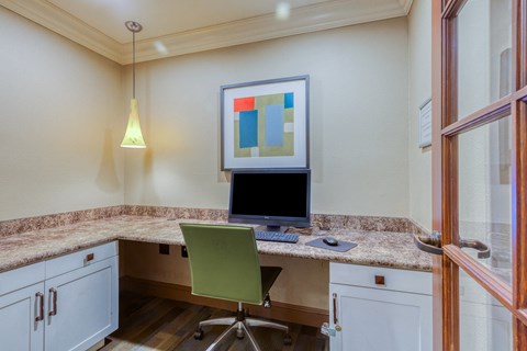 Windsor Lofts At Universal City