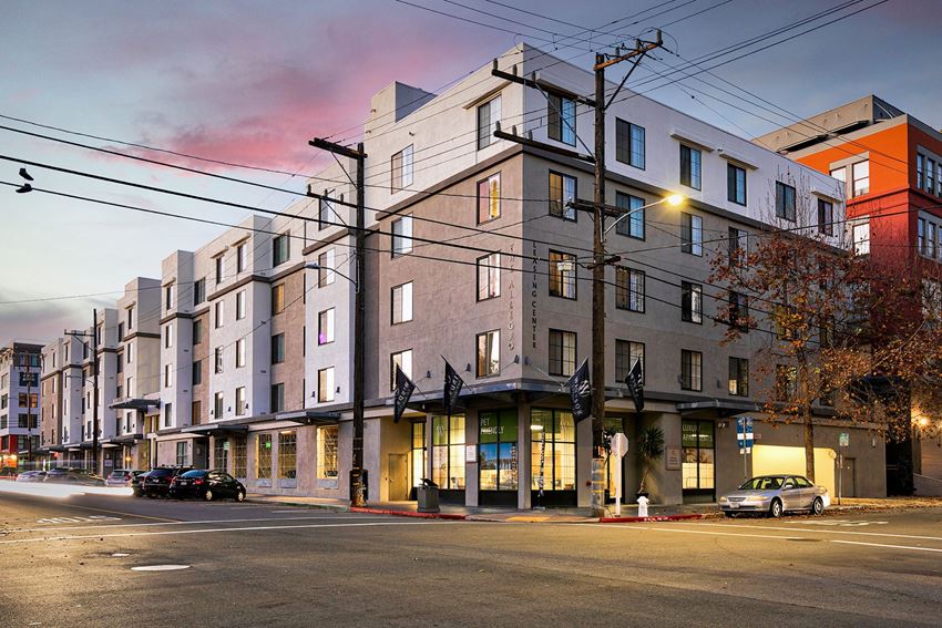Amazing location in Oakland, CA Amazing location at Allegro at Jack London Square in Oakland, CA - Photo Gallery