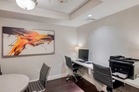 Business Center with computers at Windsor Hancock Park
