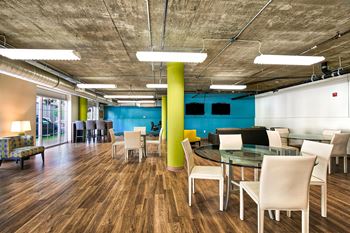 Wifi Lounge at Jack London Square