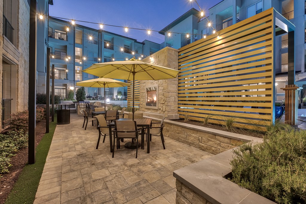 Outdoor Grilling Space at Windsor Burnet, 10301 Burnet Rd, Austin