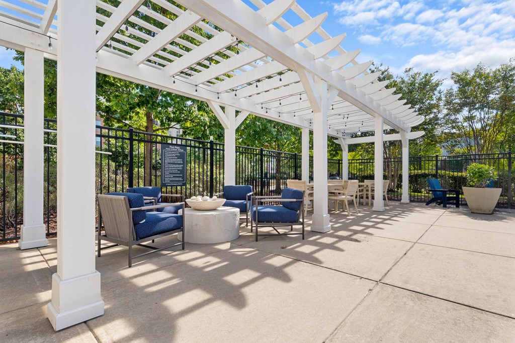 Pergola seating area at Windsor Leesburg,  1500 Balch Drive Southeast, Leesburg VA