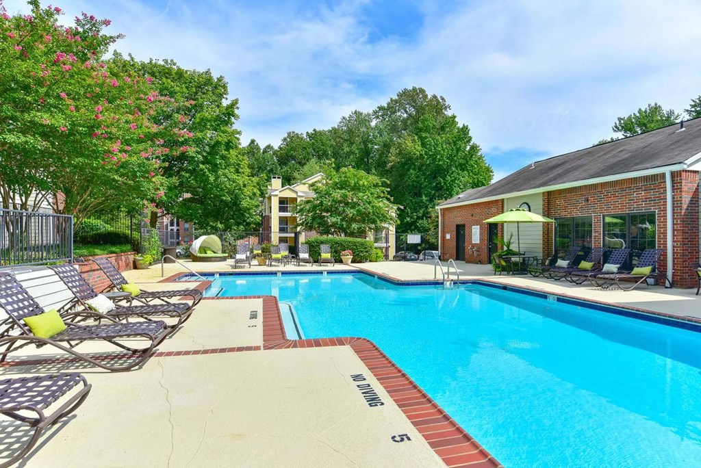 Windsor Oak Creek features a Resort Style Pool in Fairfax VA