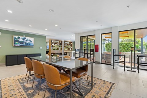 Resident Lounge Dining Area at Windsor Ballard, 5555 14th Avenue NW, Seattle, WA 98107
