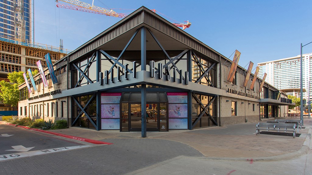 Located 3 blocks from Ballet Austin, at THE MONARCH BY WINDSOR, 801 West Fifth Street, Austin, TX 78703