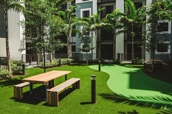 Courtyard With Green Space at Windsor Cornerstone, Plantation, 33324