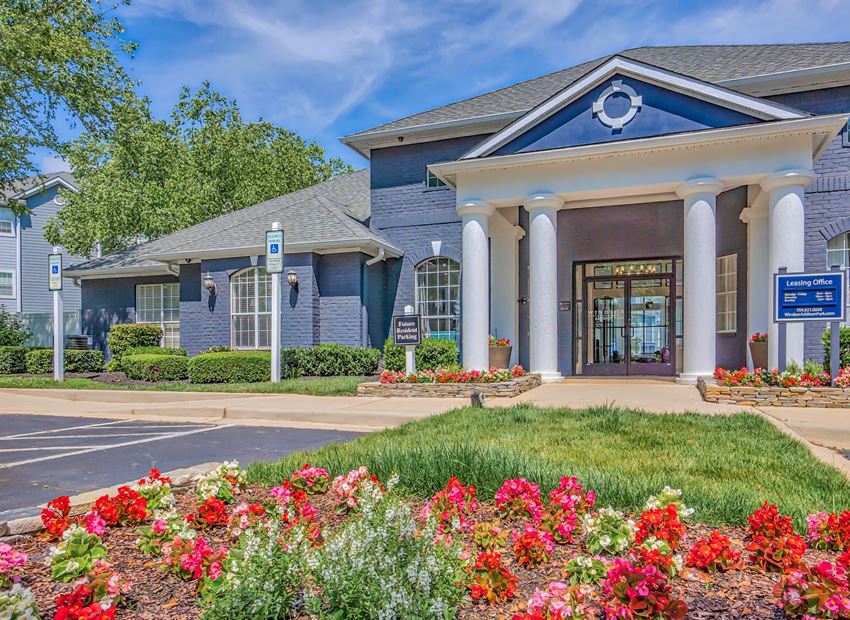 Windsor Addison Park Apartments, 6225 Hackberry Creek Trail, Charlotte