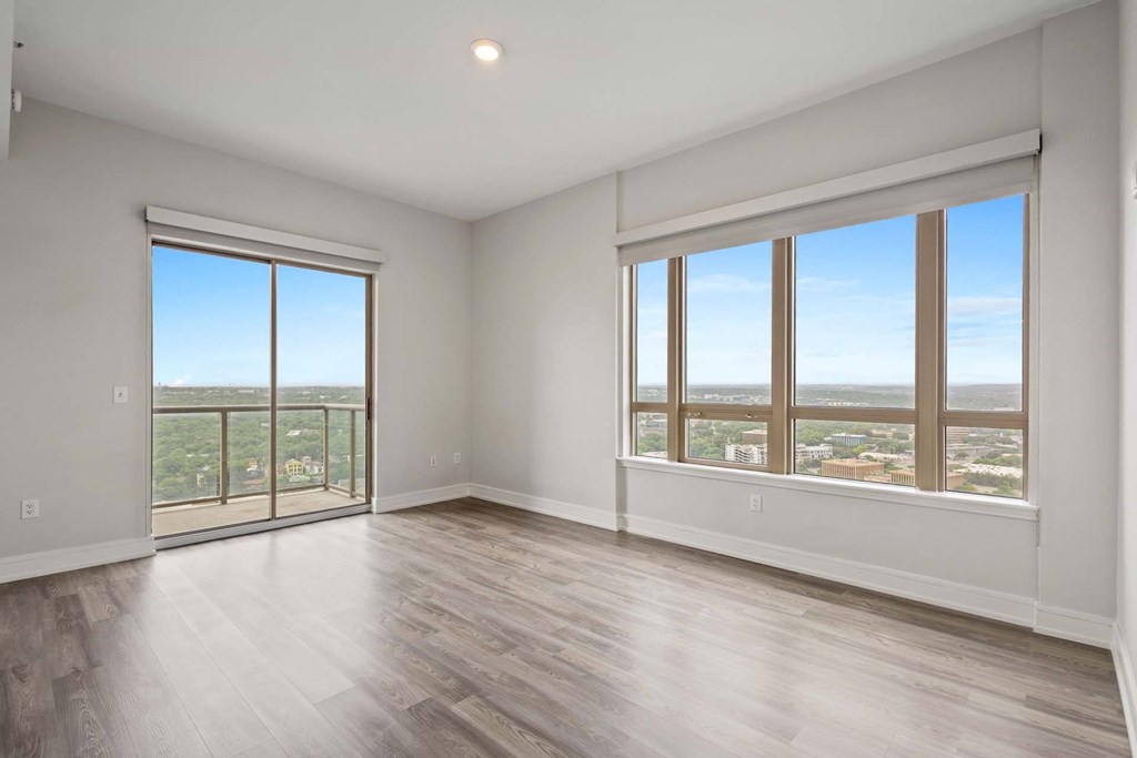 Living Room at Windsor on the Lake, 43 Rainey Street Austin, TX 78701