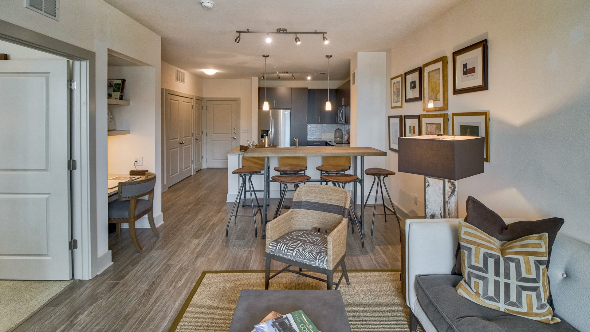 Windsor Oak Hill is a similar property to The Chateau By ARIUM located in Austin