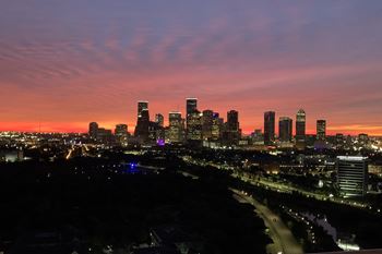 Spectacular Skyline Views*