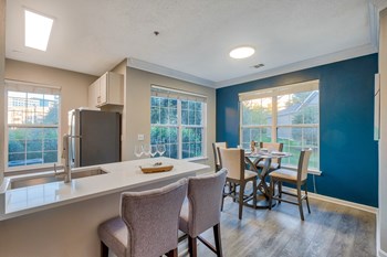 Spacious kitchens and dining areas Spacious kitchens and dining areas at Windsor Herndon, Herndon, VA - Photo Gallery 6