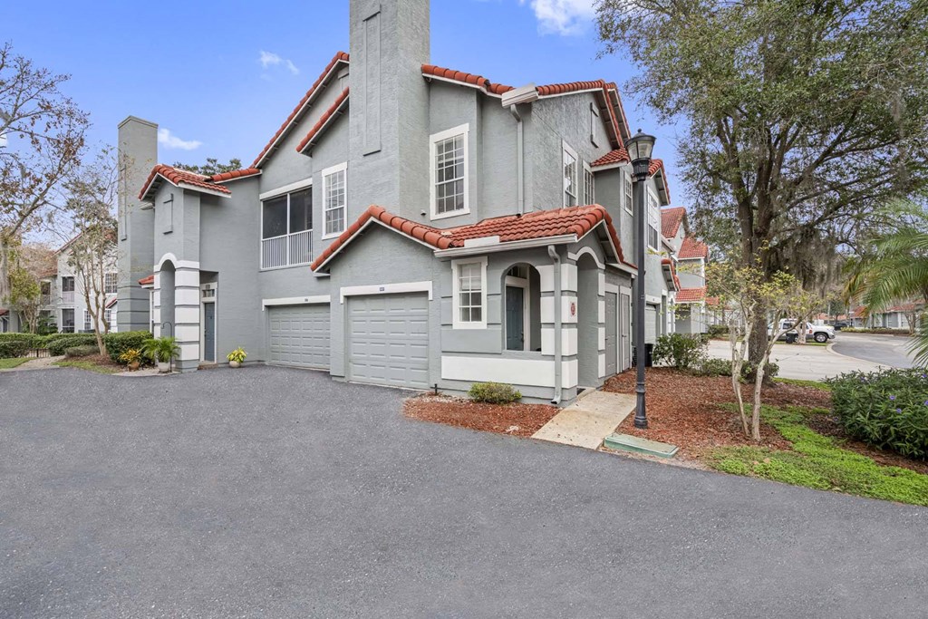 Attached Garagesat Windsor Highwoods Preserve, Tampa