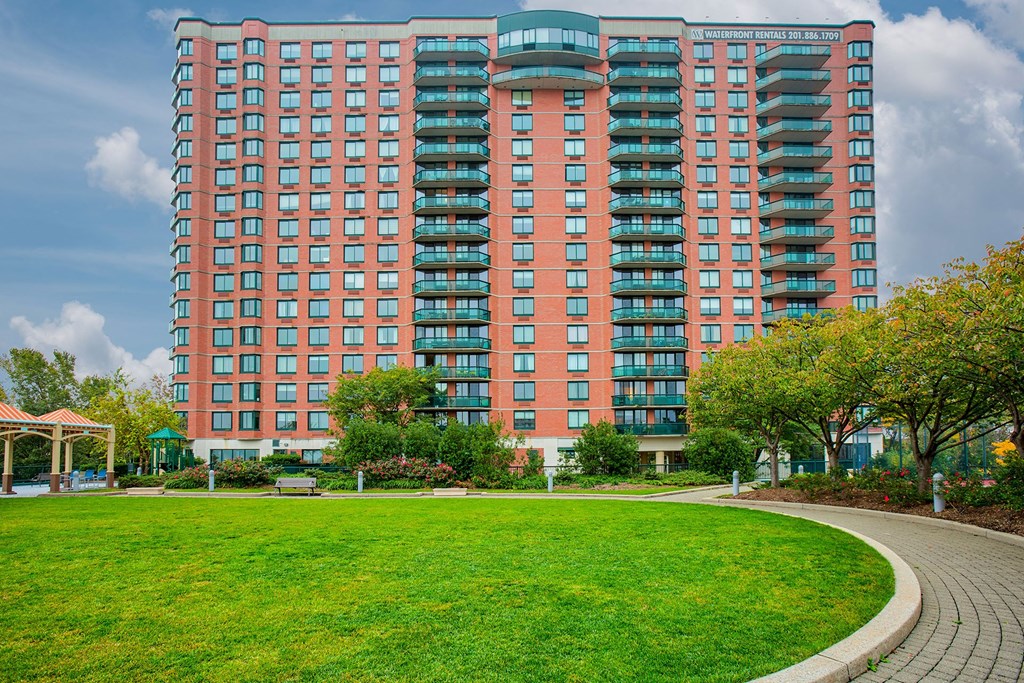 Professional landscaping at Windsor at Mariners, NJ, 07020