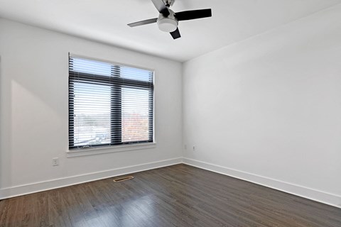 Bedroom at Windsor Encore, Atlanta, 30339